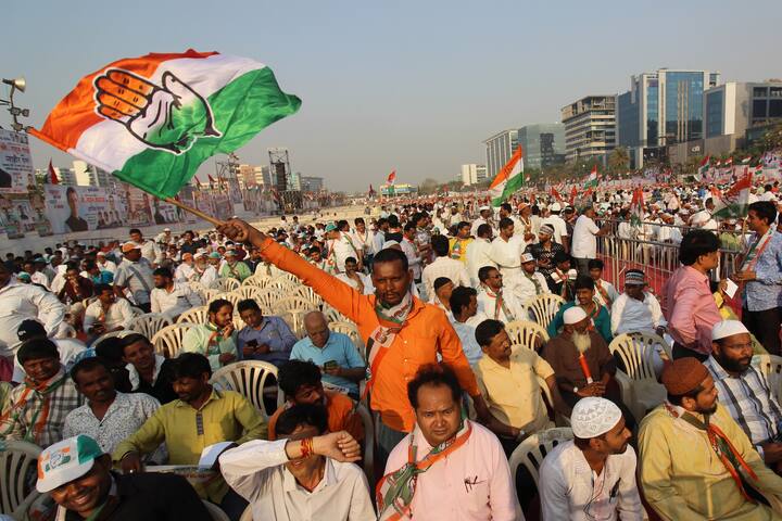 Indian National Congress: ২০১৪ সাল থেকে বিভিন্ন নির্বাচনে ভরাডুবি হয়েছে কংগ্রেসের। বারবার দলের শীর্ষ নেতৃত্বকে কাঠগড়ায় তুলেছেন দলের প্রথম সারির নেতারা। চলছে দলত্যাগও।