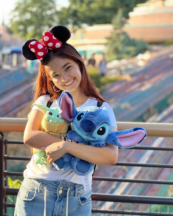 Anushka Sen का बदला मिजाज, न्यू लुक देखकर फैंस भी हार गए दिल, देखें गॉर्जियस फोटो