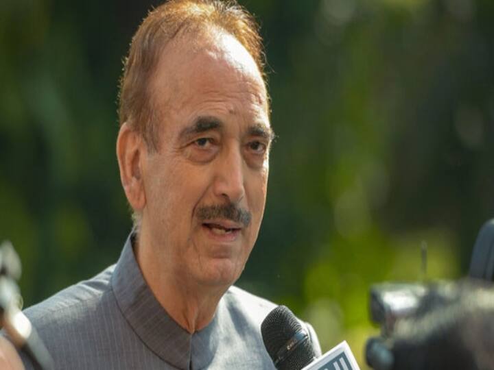 Congress leader Ghulam Nabi Azad resigns from all positions including primary membership of Congress Party Ghulam Nabi Azad Resigns : गुलाम नबी आझाद यांचा काँग्रेसला रामराम, सर्व पदांचा राजीनामा