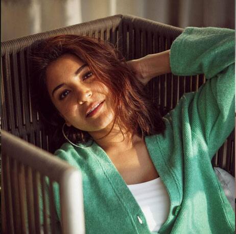 'रब ने बना दी जोड़ी' से फिल्मी करियर की शुरुआत करने वाली अनुष्का शर्मा (Anushka Sharma) आज ना सिर्फ बेहतरीन एक्ट्रेस हैं, बल्कि वो एक शानदार प्रोडयूसर भी बन चुकी हैं.