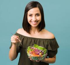 Skin care tips: વધતી ઉંમર સાથે ત્વચાની કસાવટ યથાવત રાખવા કરો આ સરળ અને સસ્તા ઉપાય