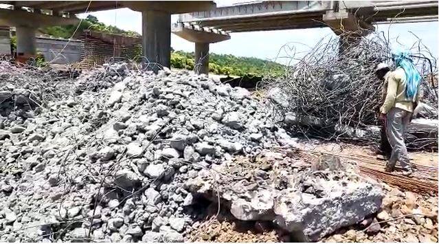 On Nagpur Mumbai Samriddhi Highway A bridge girder collapsed near Chogaldari village in Washim Samruddhi Highway : समृद्धी महामार्गावरील विघ्न सुरुच, वाशिममधील चोगलदरी गावाजवळ पुलाचा गर्डर कोसळला