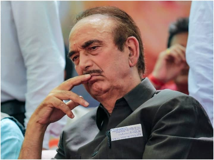 Many Congress leaders are leaving the party in Jammu and Kashmir -After Ghulam Nabi Azad, another big leader resigned जम्मू-काश्मीमध्ये काँग्रेसला गळती, गुलाम नबी आझाद यांच्यानंतर आणखी एका बड्या नेत्याने दिला राजीनामा