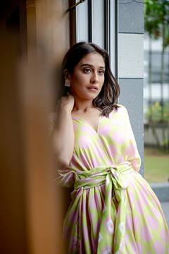 Regina cassandra:எம்புட்டு இருக்குது ஆச உன்மேல..நடிகை ரெஜினாவின் லேட்டஸ்ட் கிளிக்ஸ்!