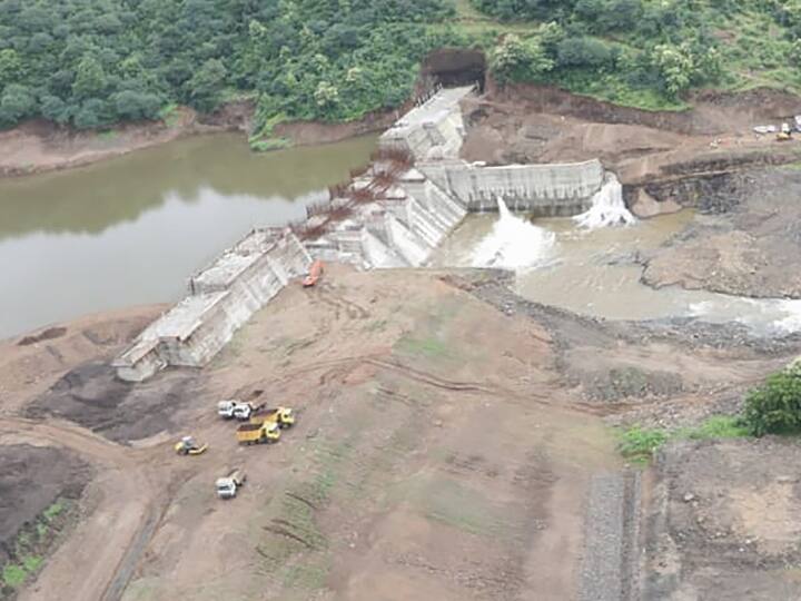 Madhya Pradesh Karam Dam eight officers suspended due negligence in construction ANN MP Karam Dam: कारम बांध के निर्माण में लापरवाही को लेकर एक्शन, आठ अधिकारी निलंबित