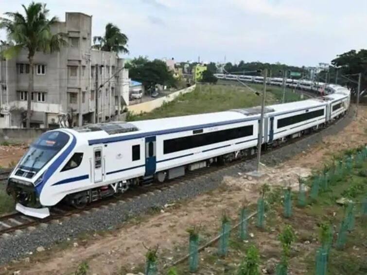 vande bharat aka rail 18 hits 180 kms at trial run watch video Watch Video : அதிவேக ’வந்தே பாரத்’ ரயில் சோதனை ஓட்டம்.. 180 கி.மீ வேகத்தைக் கடந்து சாதனை! வாவ் வீடியோ