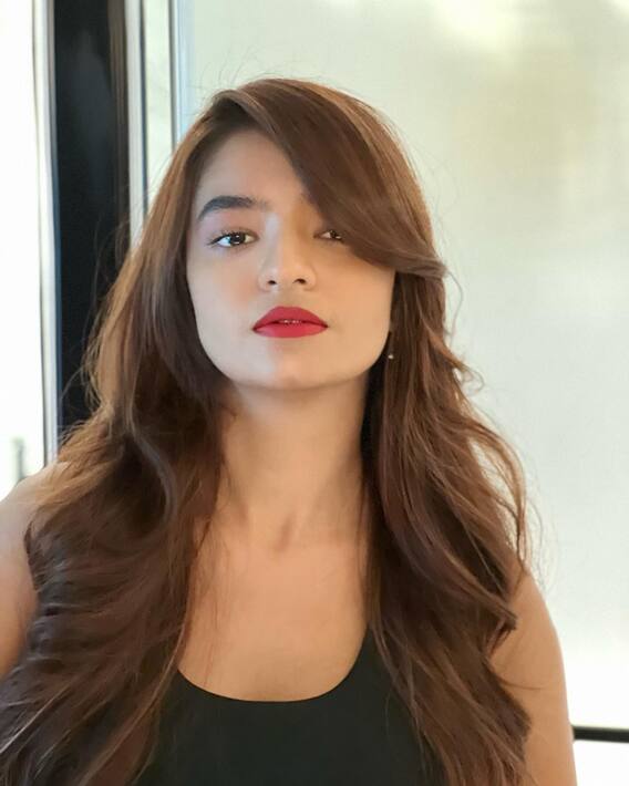 Anushka Sen का बदला मिजाज, न्यू लुक देखकर फैंस भी हार गए दिल, देखें गॉर्जियस फोटो