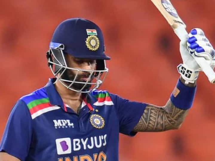 Asia Cup, Ind vs Pak: Suryakumar Yadav has a chance to overtake Pakistan captain Babar Azam to become the world's number one T20 batsman.