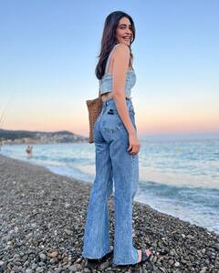 Karishma Tanna : परमसुंदरी करिष्मा तन्नाचा क्लासी लूक; फोटो पाहाच!