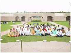 AAP विधायकों के दौरे के बाद BJP ने गंगाजल से राजघाट को किया शुद्ध, देखें वीडियो