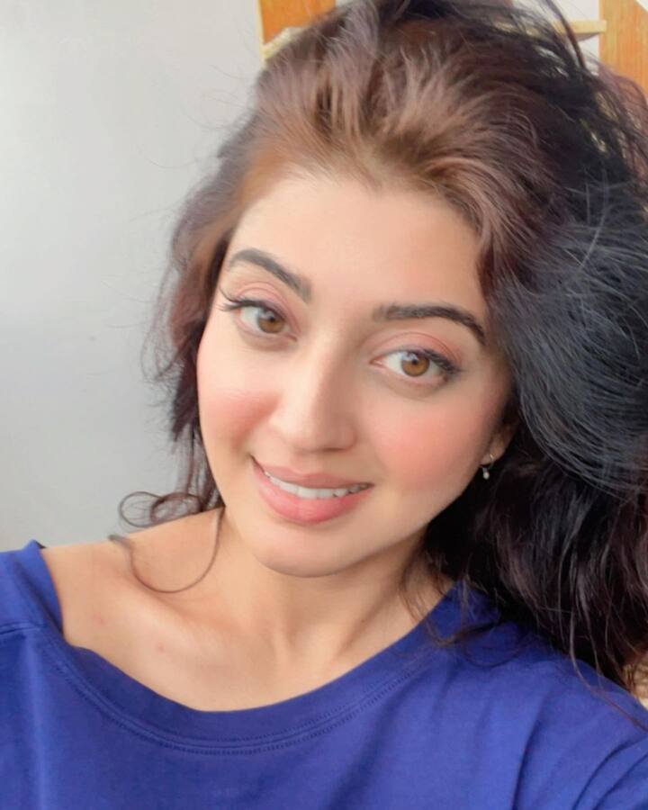 உன் அழகோ தேய்ந்திடாது வெண்ணிலா