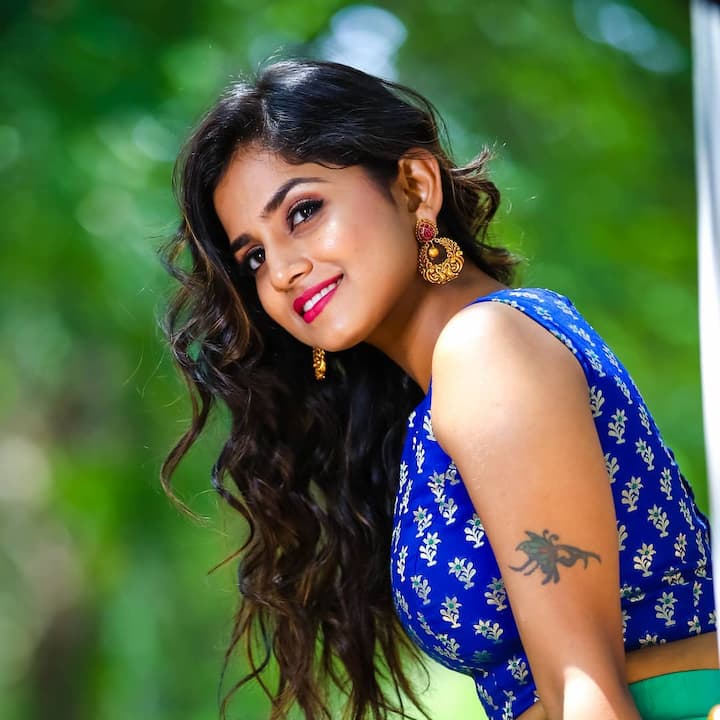 ప్పెడంత మనసు వసుధార (రక్షా గౌడ) (Image Credit: Raksha Gowda/Instagram)