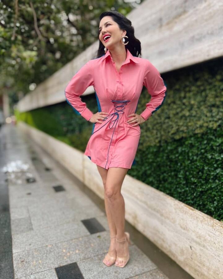 ताज्या फोटोंमध्ये, सनीने गुलाबी रंगाचा वनपीस ड्रेस परिधान केलेला दिसत आहे. (फोटो सौजन्य : sunnyleone/इंस्टाग्राम)