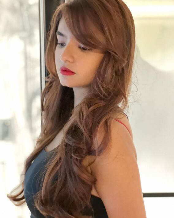 Anushka Sen का बदला मिजाज, न्यू लुक देखकर फैंस भी हार गए दिल, देखें गॉर्जियस फोटो