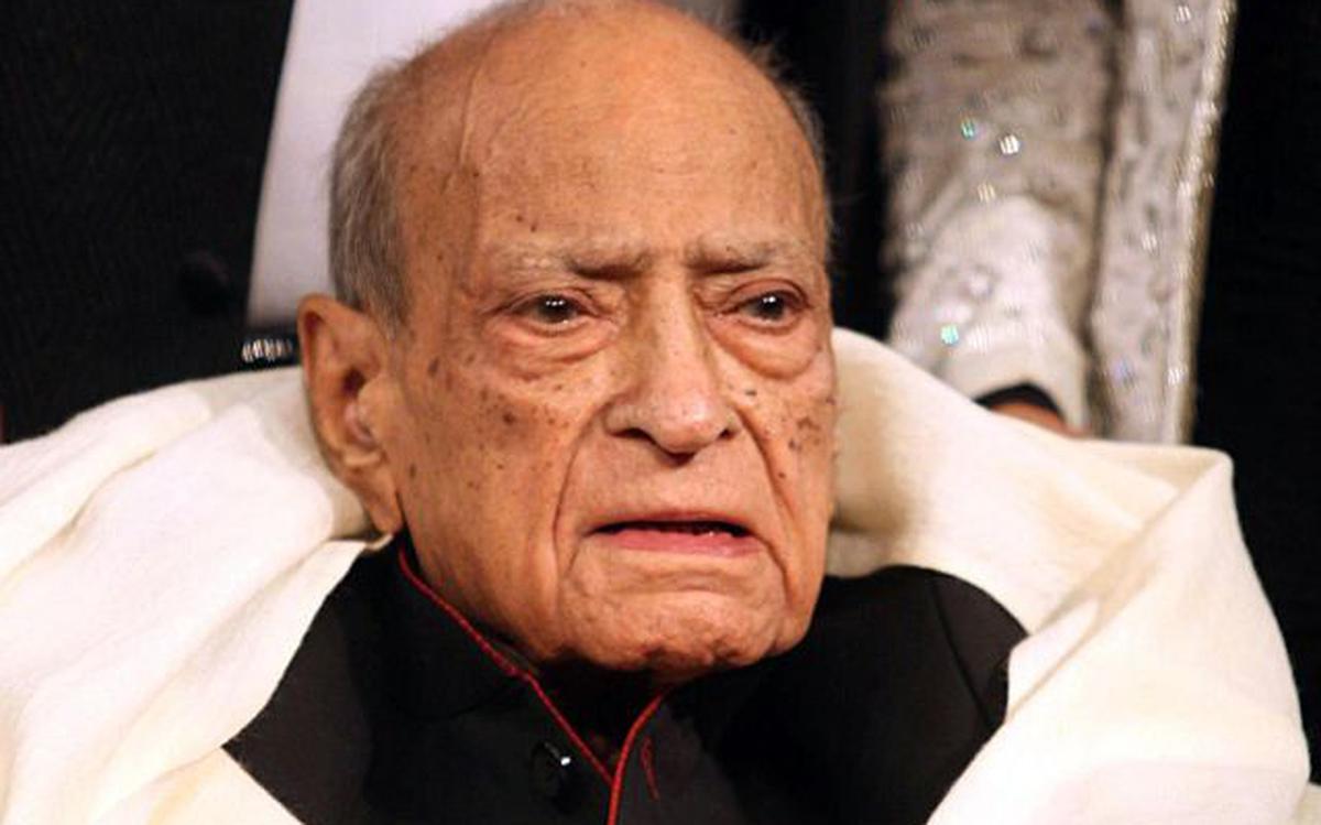 225 फिल्मों में काम करके भी पाई-पाई के मोहताज हो गए थे A.K Hangal, इलाज तक के नहीं थे पैसे!