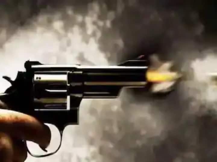 Delhi Crime News: 16 year old boy shot dead in Batla House of Delhi ANN Delhi Crime News: चलती-फिरती सड़क पर युवक की गोली मारकर हत्या, परिवार बोला- हमारी किसी से कोई रंजिश नहीं