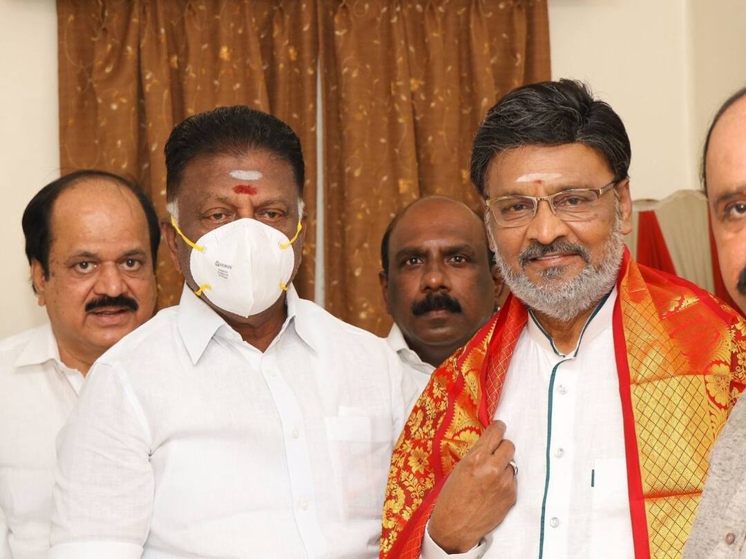 OPS With Bhagyaraj : ”அதிமுகவில் முறையா இணைஞ்சு செயல்படப்போறேன்”.. ஓ.பன்னீர்செல்வத்தை சந்தித்த இயக்குநர் பாக்யராஜ் பேச்சு.. AIADMK coordinator O. Panneerselvam meeting with Actor Bhagyaraj regarding admk double leadership issue OPS With Bhagyaraj : ”அதிமுகவில் முறையா இணைஞ்சு செயல்படப்போறேன்”.. ஓ.பன்னீர்செல்வத்தை சந்தித்த இயக்குநர் பாக்யராஜ் பேச்சு..