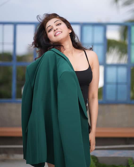 मां बनने के बाद साउथ एक्‍ट्रेस Pranitha Subhash ने ग्रीन कोट में कराया ग्‍लैमरस फोटोशूट