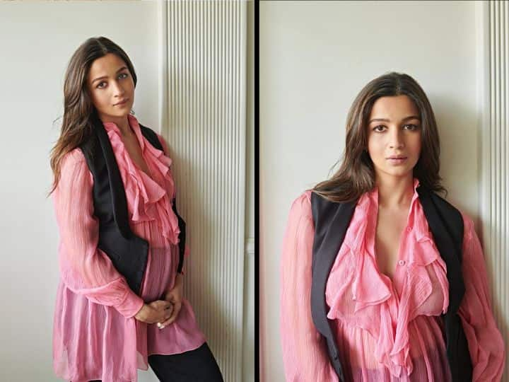 Alia Bhatt Pics: मशहूर बॉलीवुड एक्ट्रेस आलिया भट्ट की लेटेस्ट तस्वीरें हाल ही में समाने आईं हैं. जिनमें आलिया अपना बेबी बंप फ्लॉन्ट करती दिखाई दे रही हैं.