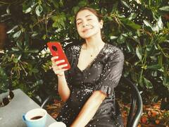 16 साल की उम्र में ऐसी दिखती थीं बॉलीवुड एक्ट्रेस अनुष्का शर्मा,अपनी ही फोटो देख नहीं रुकी हंसी