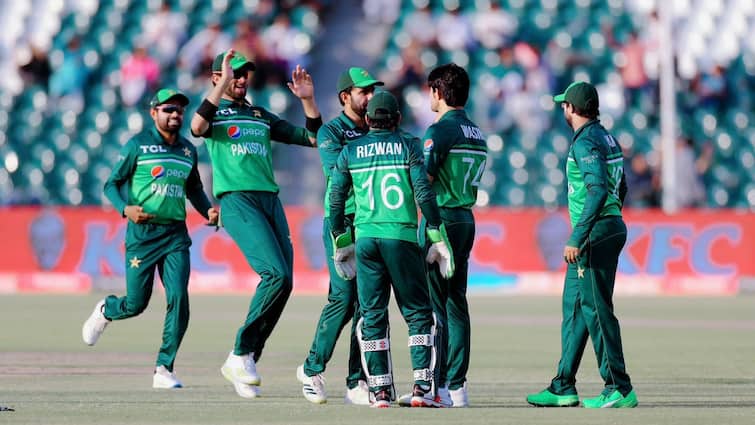 Asia Cup 2022: Young Pakistan quick Mohammad Wasim sent for MRI after back pain complain Asia Cup 2022: ভারতের বিরুদ্ধে মহারণের আগে পাকিস্তানের চিন্তা বাড়াচ্ছে তরুণ ফাস্ট বোলারের ফিটনেস