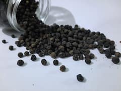 Black Pepper: রোজ রান্নায় গোলমরিচ ব্যবহার করলে কী হবে?