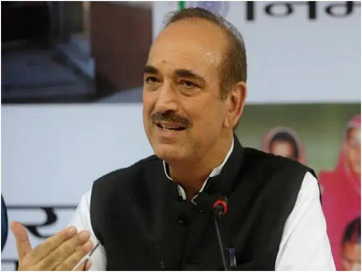 Ghulam nabi azad reacts on allegation of going with bjp after resignation from congress Ghulam Nabi Azad News: कांग्रेस पर फिर बरसे आजाद, बोले- पार्टी को दवा नहीं दुआ की जरूरत, पीएम मोदी की भी तारीफ की