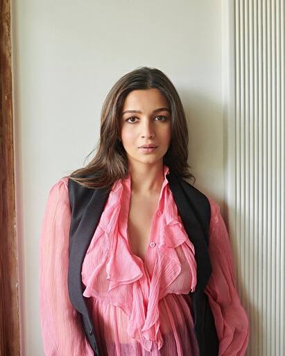 Ranbir Kapoor and Alia Bhatt: பிரம்மாஸ்திரா புரமோஷனில் ஆலியா பட்...புகைப்படங்கள்
