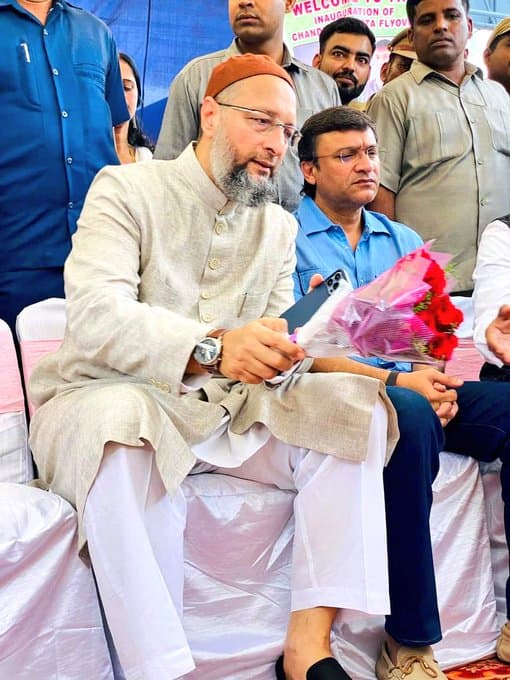 చాంద్రాయణగుట్ట ఫ్లైఓవర్ కార్యక్రమంలో పాల్గొన్న అసదుద్దీన్, అక్బరుద్దీన్
