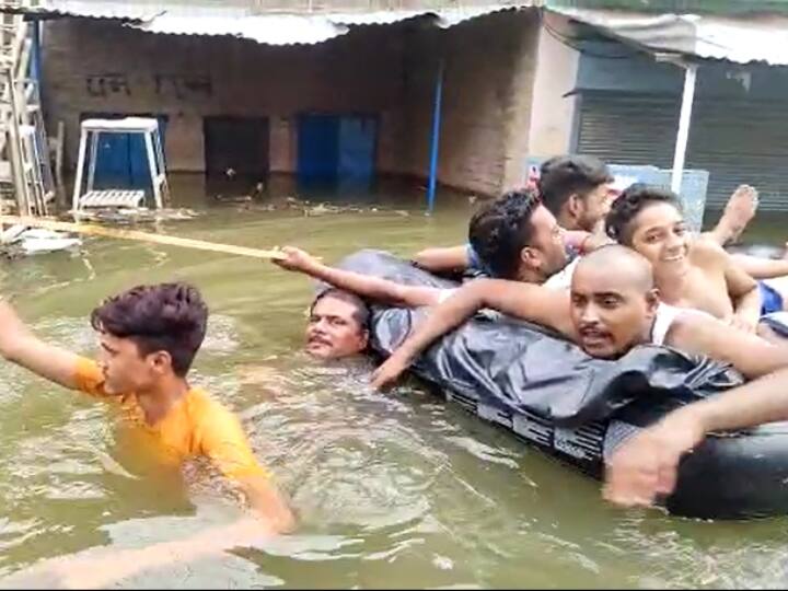 Jalaun Uttar Pradesh villages submerged in floods water released from dams of Madhya Pradesh Rajasthan ANN Jalaun News: जालौन में लगातार बढ़ रहा नदियों का जलस्तर, कई गांव पानी में डूबे, मदद करने में जुटा प्रशासन