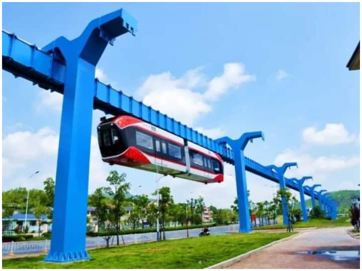 China developed Sky Train Levitates on magnetic track 33 feet above road amazed China Train Photo Viral चीन ने बनाई हवा में चलने वाली ट्रेन, जानिए क्या है इस Sky-Train की खासियत