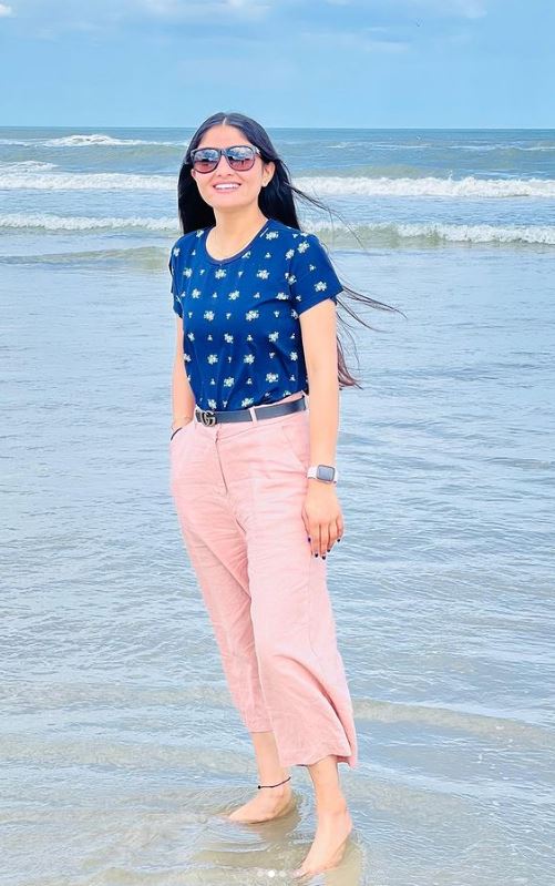 ગીતા રબારી તેમના કોકિલ કેરા અવાજથી દેશ વિદેશમાં આજે ખુબ જાણીતા બન્યા છે