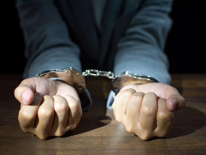 All 4 persons named in FIR arrested in Titagarh Physical Assault case North 24 Parganas News: টিটাগড় গণধর্ষণকাণ্ডে FIR-এ নাম থাকা ৪ জনই গ্রেফতার