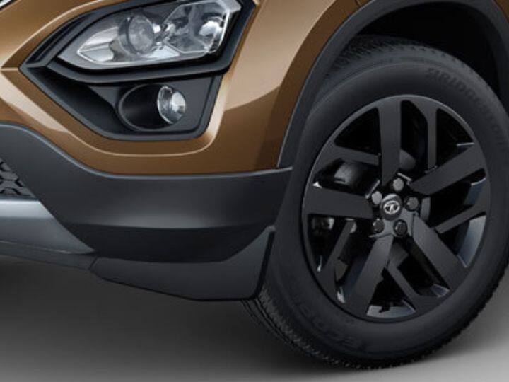 Tata Jet Edition SUV आजपासून देशभरातील डीलरशिपवर उपलब्ध करून देण्यात आली आहे.