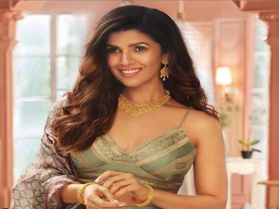 Nimrat Kaur: ਨਿਮਰਤ ਕੌਰ ਦਾ ਸਾਮਾਨ ਏਅਰਪੋਰਟ ਤੋਂ ਚੋਰੀ, ਅਦਾਕਾਰਾ ਨੇ ਟਵਿਟਰ ਤੇ ਏਅਰ ਲਾਈਨਜ਼ ਦੀ ਲਾਈ ਕਲਾਸ