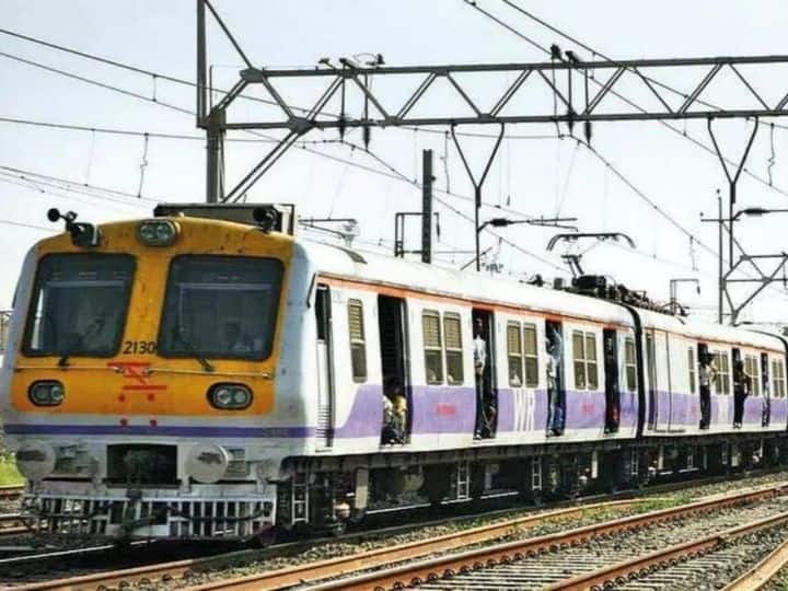 Mumbai Local Megablock on Central Railway today and tomorrow Local and express trains cancelled marathi news Mumbai Local Megablock : लोकलने प्रवास करताय? मध्य रेल्वेवर 27 तासांचा 'मेगाब्लॉक'; लोकल आणि एक्स्प्रेस गाड्या रद्द, जाणून घ्या