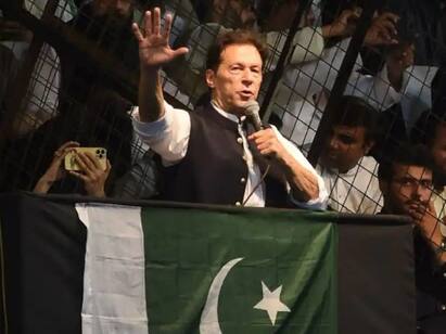 Imran Khan Unstoppable Phenomenon Or Just A Euphoric Gust மக்கள் புரட்சிக்கு வித்திடுவாரா இம்ரான் கான்...பாகிஸ்தானில் நடப்பது என்ன?