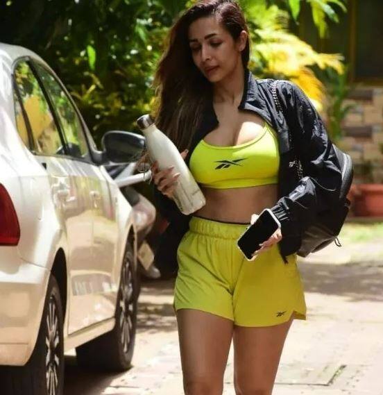 મલાઈકા હોટ તસવીરોને લઈ ચર્ચામાં રહે છે, મલાઈકા ફિટ રહેવા જિમ અને યોગા કરે છે.  મલાઈકા બોલીવૂડની હોટ એક્ટ્રેસ છે.