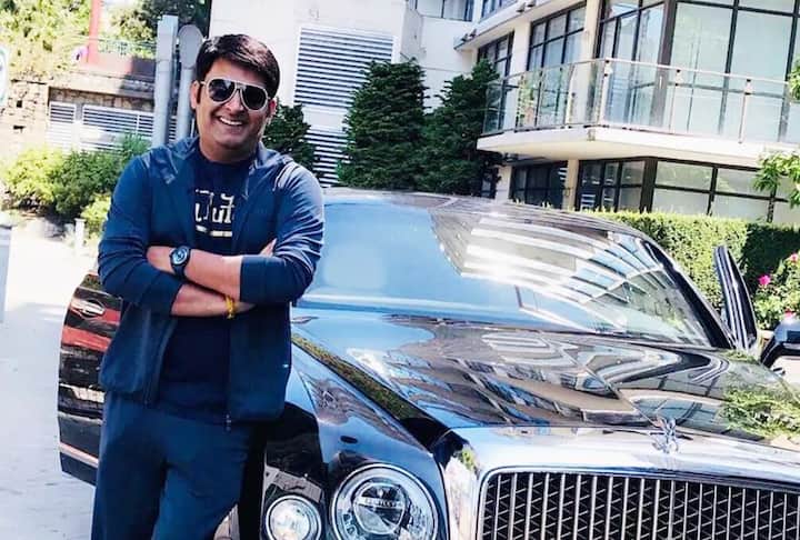 कपिल शर्मा शो के होस्ट हैं. मीडिया रिपोर्ट्स के मुताबिक, वह एक एपिसोड की शूटिंग का 50 लाख रुपये चार्ज करते हैं.