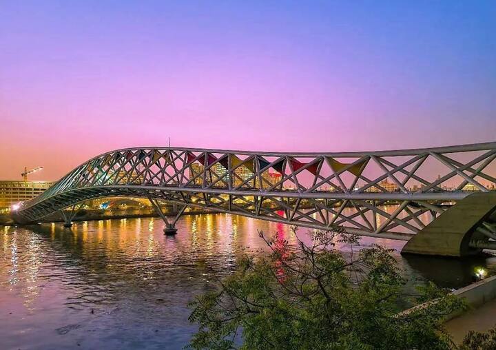 પીએમ મોદી આજે સાંજે બ્રીજનું લોકાર્પણ કરશે અને તેની સાથે અમદાવાદનો વધું એક નજરાણું મળશે.