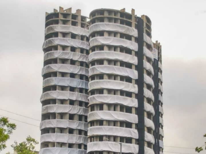 Noida Twin tower will be demolished on August 28, know how the debris will be removed ANN Supertech Twin Towers Demolition: कल गिरेगी 'भ्रष्टाचार की इमारत', जानें कैसे हटाया जाएगा 28,000 टन मलबा