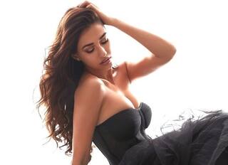 Stunning Look: બ્રેકઅપ બાદ ઓરેન્જ બિકીનીમાં દિશા પટ્ટણીએ કરાવ્યુ બ્યૂટીફૂલ ફોટોશૂટ, જુઓ........