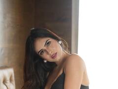 PHOTO: नेहा मलिकने केलं बोल्ड फोटोशूट - पाहा फोटो