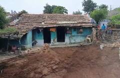 PHOTO : चंद्रपुरात अचानक अख्खं घर 70 फुट खाली धसलं! पाहा भीषण फोटो