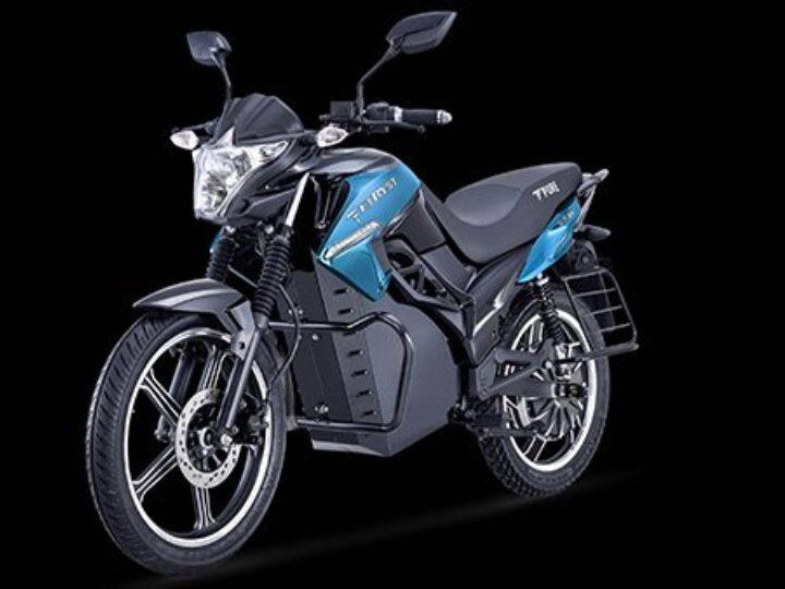 या इलेक्ट्रिक बाईकमध्ये 4.0 KW ची मोटर आहे आणि ही 84 व्होल्ट 8 amp पोर्टेबल चार्जरने चार्ज करण्यासाठी 6 तास घेते. Pure EV ETRYST 350 ला तीन राईड मोड देण्यात आले आहेत - ड्राइव्ह (60 किमी/ता), क्रॉस ओव्हर (75 किमी/ता) आणि थ्रिल (85 किमी/ता).