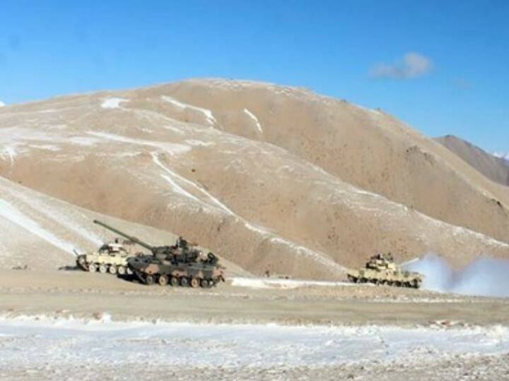 Defence News: ड्रैगन को भारतीय सेना देगी मुंहतोड़ जवाब, स्पेशल लाइटवेट टैंक तैयार करेगा भारत, जानिए खासियत Defence News Indian Army Project Zorawar Light Tanks And AI Drones For Mountain Warfare on China LAC Defence News: ड्रैगन को भारतीय सेना देगी मुंहतोड़ जवाब, स्पेशल लाइटवेट टैंक तैयार करेगा भारत, जानिए खासियत