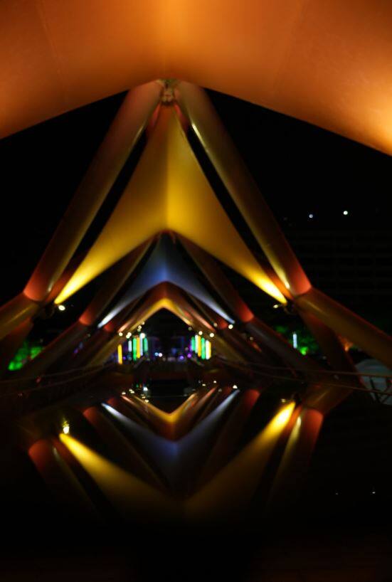 પશ્ચિમ કાંઠે ફ્લાવર પાર્ક અને ઇવેન્ટ ગ્રાઉન્ડ્સ વચ્ચેના પ્લાઝાથી પૂર્વમાં પ્રસ્તાવિત આર્ટસ, કલ્ચરલ, એક્ઝિબિશન સેન્ટર સુધી જોડાશે.