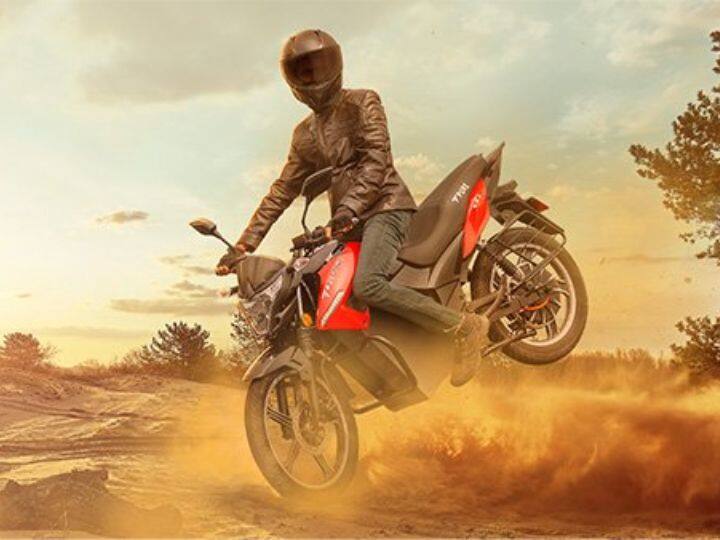 यासोबतच कंपनीने या इलेक्ट्रिक बाईकमध्ये 7-इंचाचा LED डिजिटल इन्स्ट्रुमेंट क्लस्टर दिला असून त्याचे स्पीडोमीटर आणि ओडोमीटर दोन्ही डिजिटल ठेवण्यात आले आहेत.