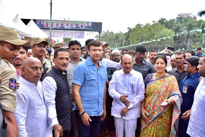 15 ఫ్లైఓవర్లు, నాలుగు అండర్ పాసులు, మరిన్ని ఆర్ఓబీలు, ఆర్ యూబీలు ఉన్నాయి