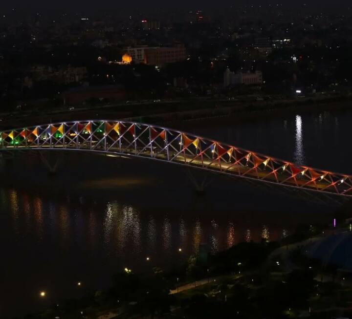 આ બ્રિજ પૂર્વ અને પશ્ચિમ કાંઠે વિવિધ જાહેર વિકાસ માટે મલ્ટી-લેવલ કાર પાર્કિંગ અને કનેક્ટિવિટી પૂરી પાડશે.